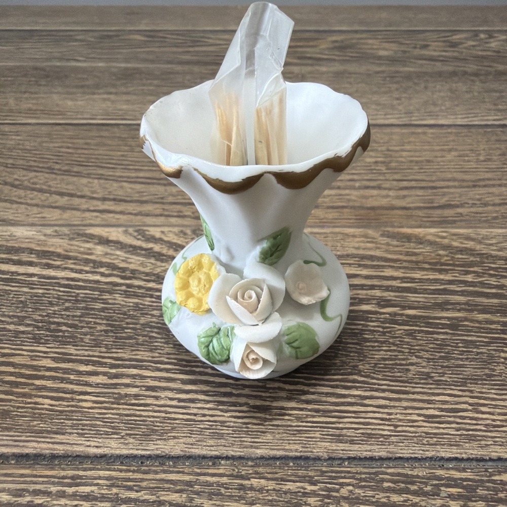 Small Porcelain Vase, Capodimonte,‎ Gold Trim Around Ruffled Edge Toothpick Hold
